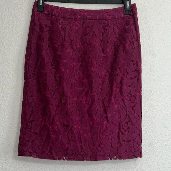 CAbi Women’s Purple Lace Floral Pencil Skirt Size 6 - Picture 1 of 9